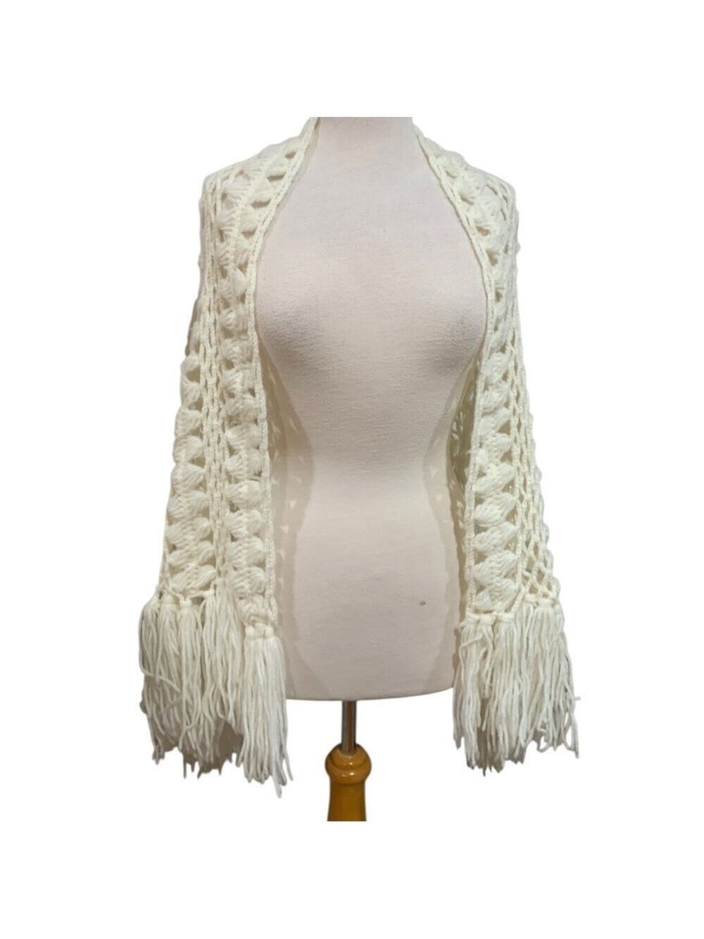 Vintage hand knit soft white acrylic yarn wrap